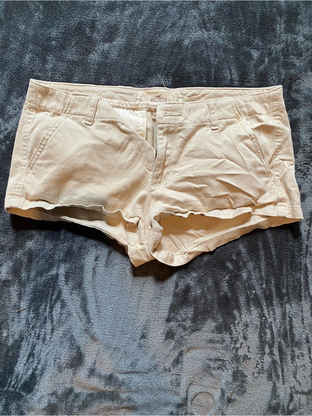 Hollister Women's Light Cream Low-Rise Jean Shorts